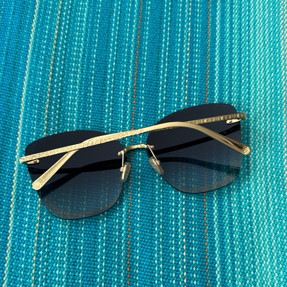 Louis Vuitton Halo Square Sunglasses with Metallic Accents - Picture 4 of 5